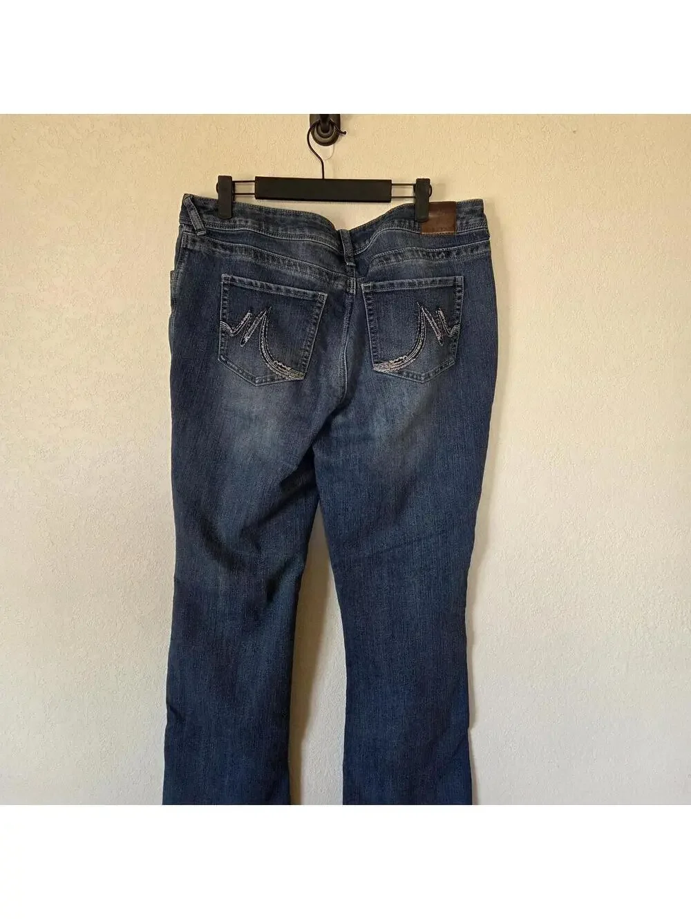 Maurices Women's Blue and Navy Jeans